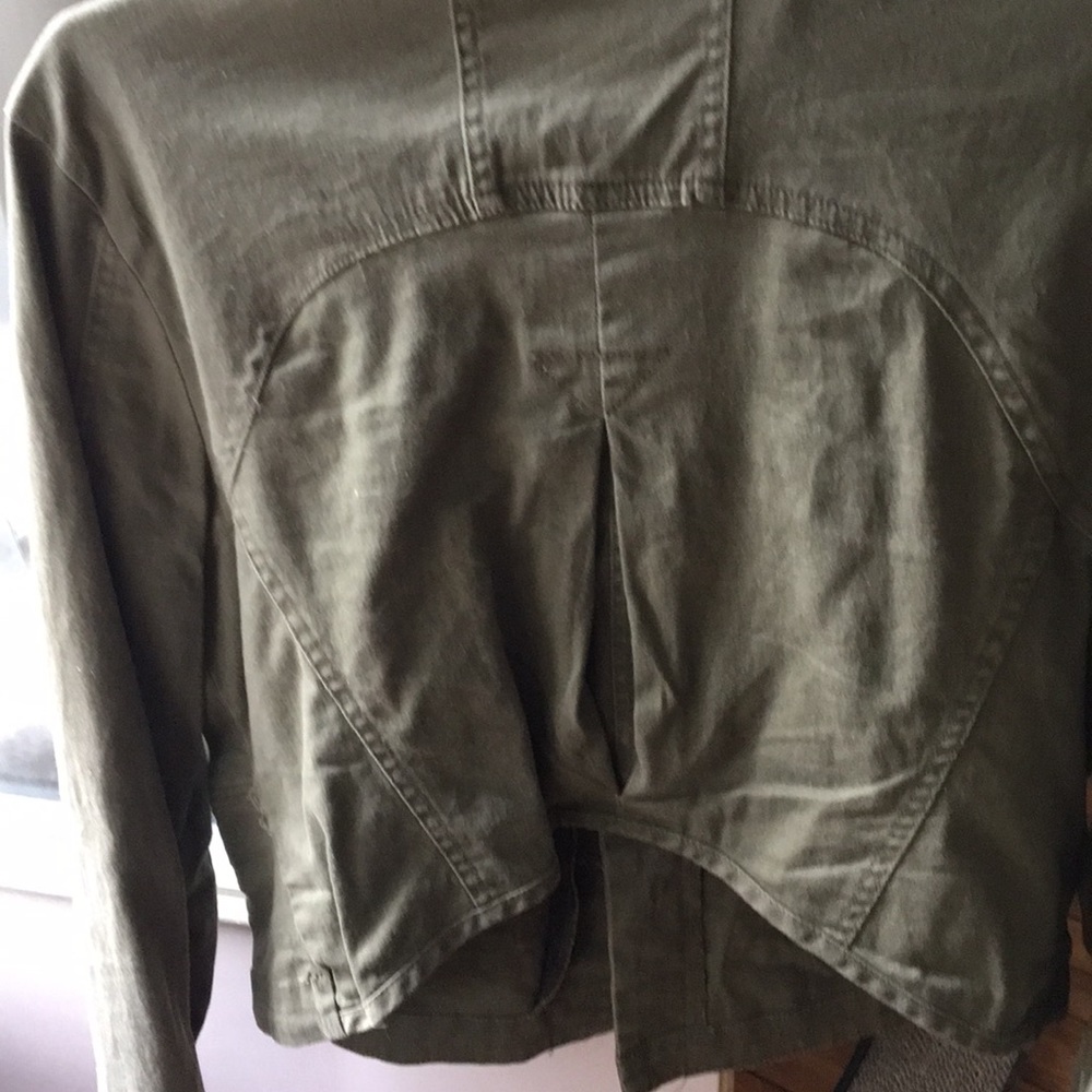 Jacket - Picture 3 of 4